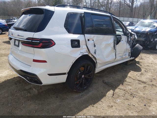 44552425 :رقم المزاد ، 5UX33EM06P9R31800 vin ، 2023 Bmw X7 M60i مزاد بيع