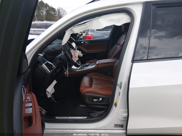 44552425 :رقم المزاد ، 5UX33EM06P9R31800 vin ، 2023 Bmw X7 M60i مزاد بيع