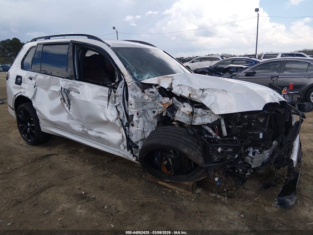 44552425 :رقم المزاد ، 5UX33EM06P9R31800 vin ، 2023 Bmw X7 M60i مزاد بيع