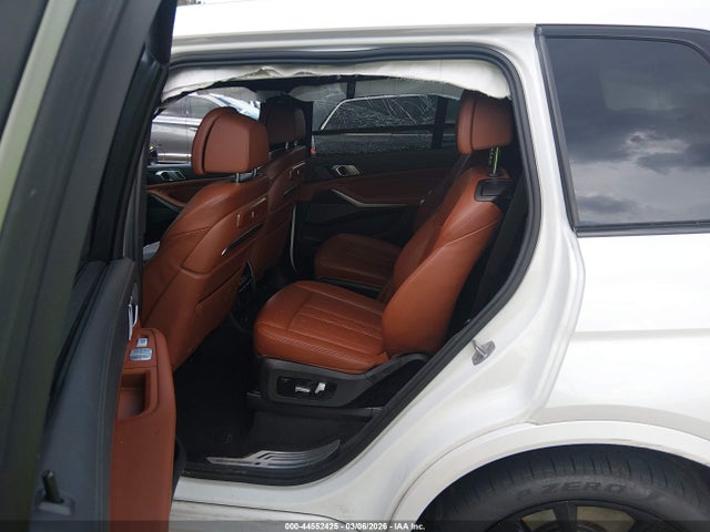 44552425 :رقم المزاد ، 5UX33EM06P9R31800 vin ، 2023 Bmw X7 M60i مزاد بيع