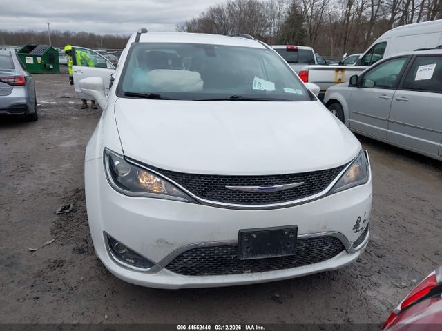 2018 Chrysler Pacifica Touring L მანქანა იყიდება აუქციონზე, vin: 2C4RC1BG2JR332947, აუქციონის ნომერი: 44552440