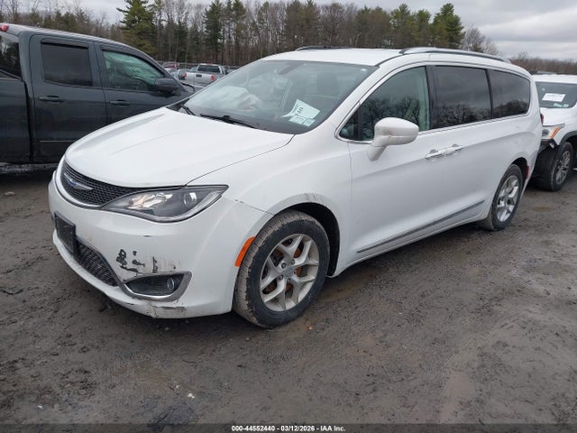 2018 Chrysler Pacifica Touring L მანქანა იყიდება აუქციონზე, vin: 2C4RC1BG2JR332947, აუქციონის ნომერი: 44552440