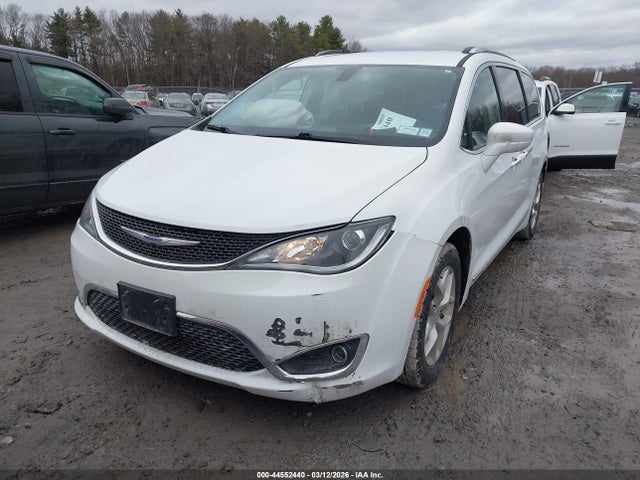 2018 Chrysler Pacifica Touring L მანქანა იყიდება აუქციონზე, vin: 2C4RC1BG2JR332947, აუქციონის ნომერი: 44552440