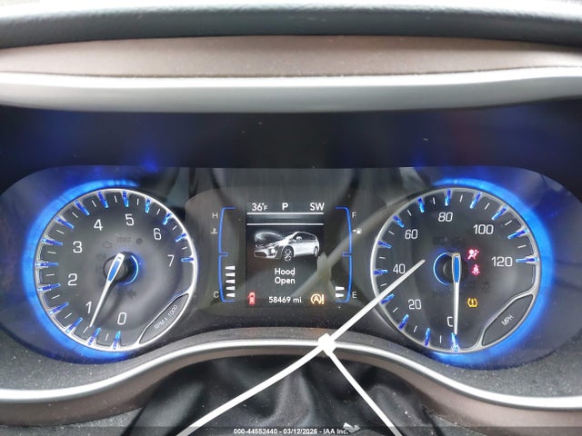 2018 Chrysler Pacifica Touring L მანქანა იყიდება აუქციონზე, vin: 2C4RC1BG2JR332947, აუქციონის ნომერი: 44552440