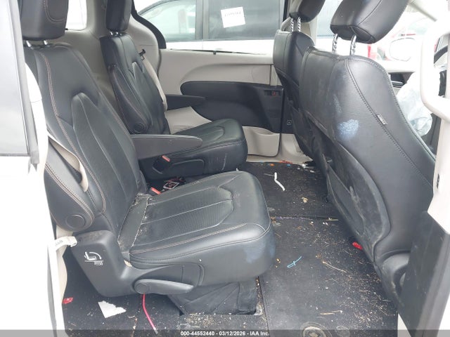 2018 Chrysler Pacifica Touring L მანქანა იყიდება აუქციონზე, vin: 2C4RC1BG2JR332947, აუქციონის ნომერი: 44552440