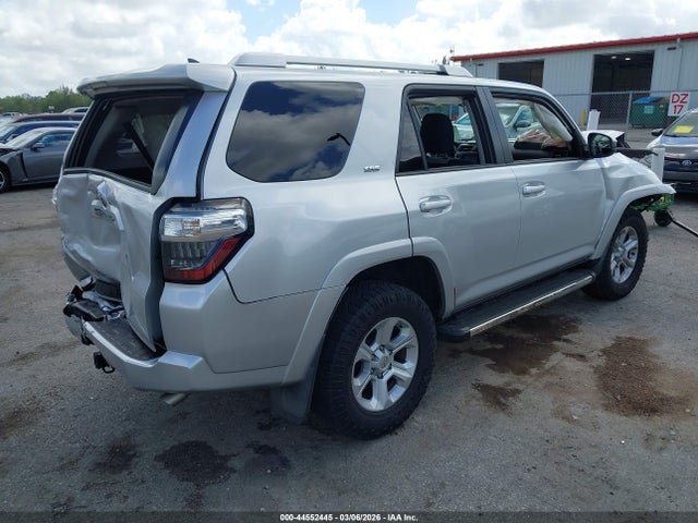 2014 TOYOTA 4RUNNER JTEZU5JR4E5071343 Photo 3