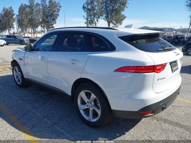 2017 JAGUAR F-PACE SADCJ2BV6HA489271 Photo 2