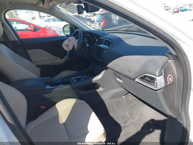 2017 JAGUAR F-PACE SADCJ2BV6HA489271 Photo 4