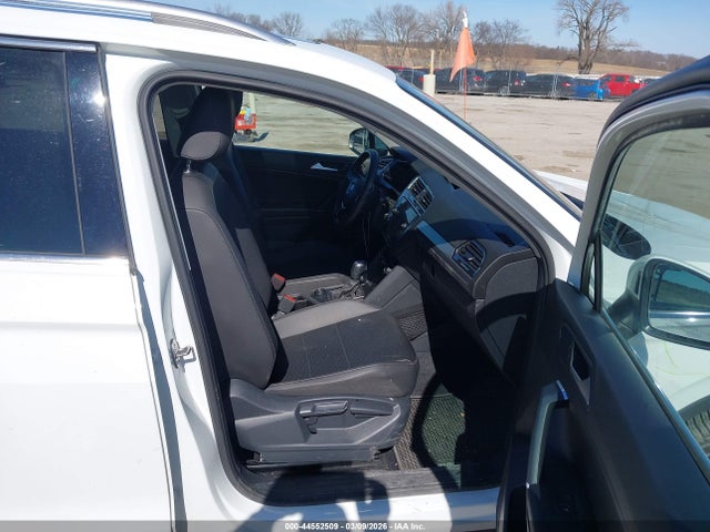 2020 VOLKSWAGEN TIGUAN 3VV2B7AXXLM130930 Photo 4