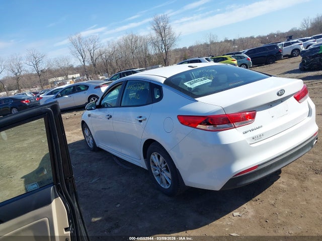 2017 KIA OPTIMA 5XXGT4L32HG153802 Photo 2