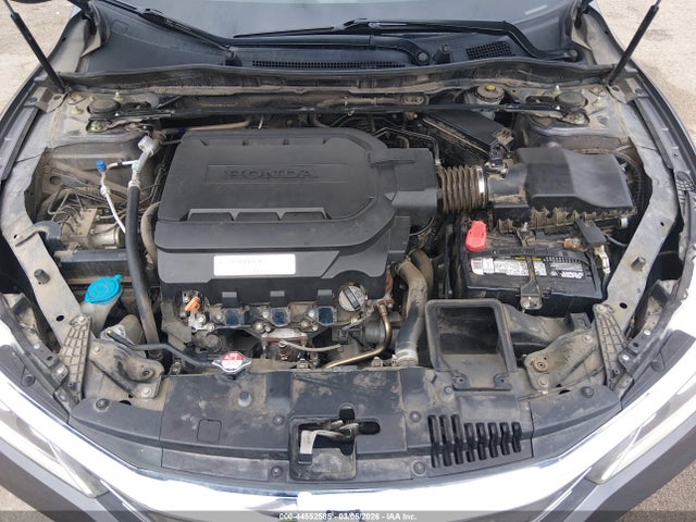 Aukcja sprzedaży 2017 Honda Accord Ex-l V6, vin: 1HGCR3F88HA008677, numer aukcji: 44552585