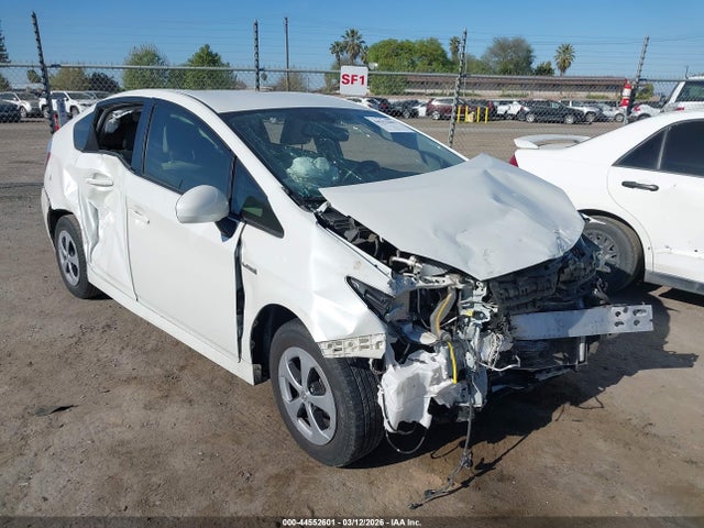 2015 TOYOTA PRIUS JTDKN3DU3F0449335 Photo 0