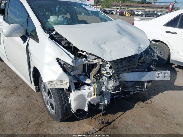Toyota Prius Four 2015 JTDKN3DU3F0449335 Image 18