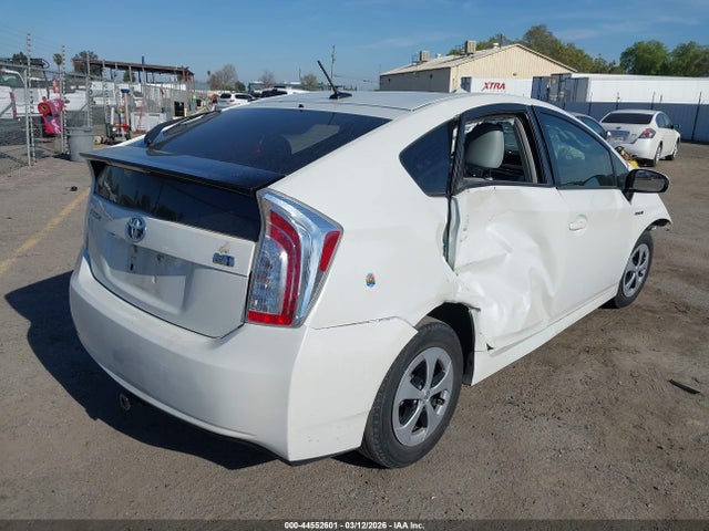 2015 TOYOTA PRIUS JTDKN3DU3F0449335 Photo 3