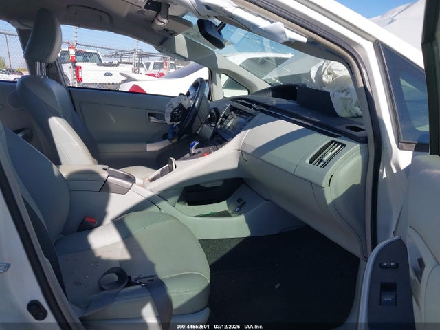 2015 TOYOTA PRIUS JTDKN3DU3F0449335 Photo 4