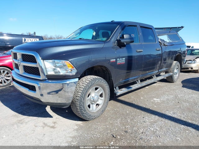 44552617 :رقم المزاد ، 3C6UR5HJ3HG517065 vin ، 2017 Ram 2500 Tradesman  4x4 8' Box مزاد بيع