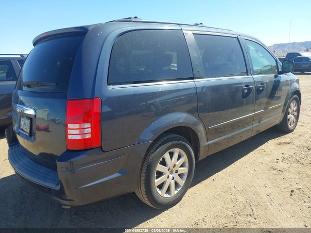 2008 Chrysler Town & Country Touring მანქანა იყიდება აუქციონზე, vin: 2A8HR54P28R666090, აუქციონის ნომერი: 44552735