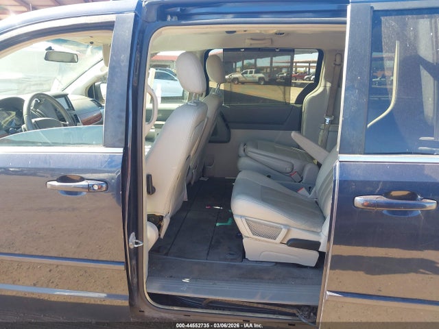 2008 Chrysler Town & Country Touring მანქანა იყიდება აუქციონზე, vin: 2A8HR54P28R666090, აუქციონის ნომერი: 44552735