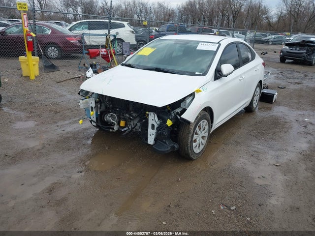 Hyundai ACCENT SE 2019 3KPC24A30KE065514 Image 2