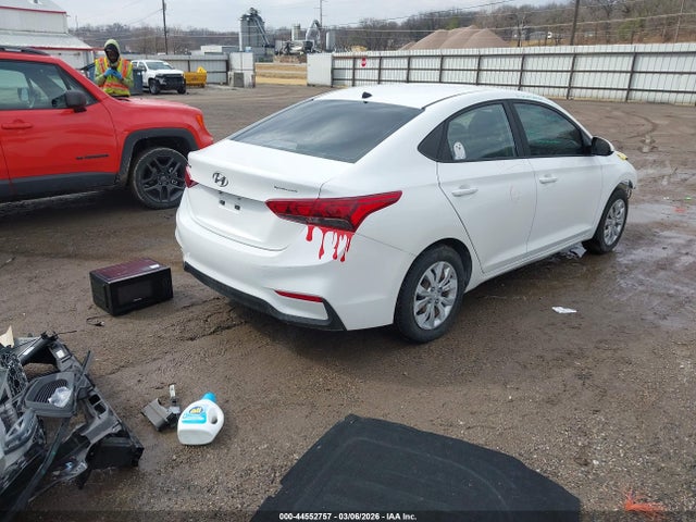 Hyundai ACCENT SE 2019 3KPC24A30KE065514 Image 4