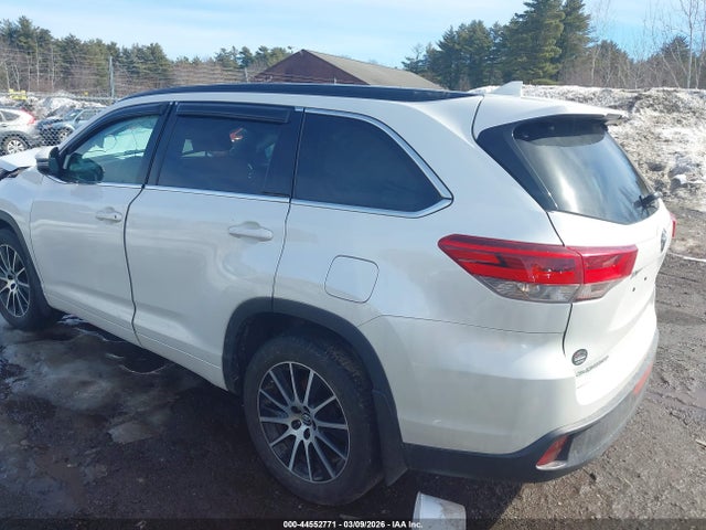 Toyota Highlander Se 2018 5TDJZRFH7JS901585 Image 3