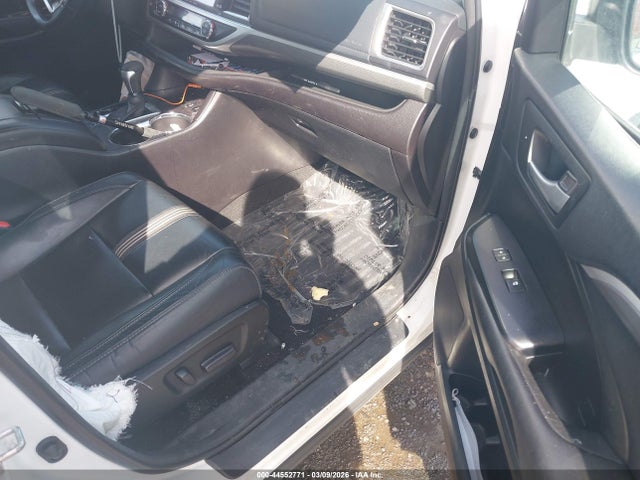 Toyota Highlander Se 2018 5TDJZRFH7JS901585 Image 5