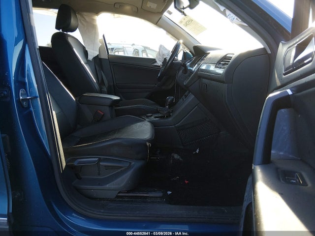 Продаж на аукціоні авто 2018 Volkswagen Tiguan 2.0t Se/2.0t Sel, vin: 3VV2B7AX1JM209884, номер лоту: 44552841