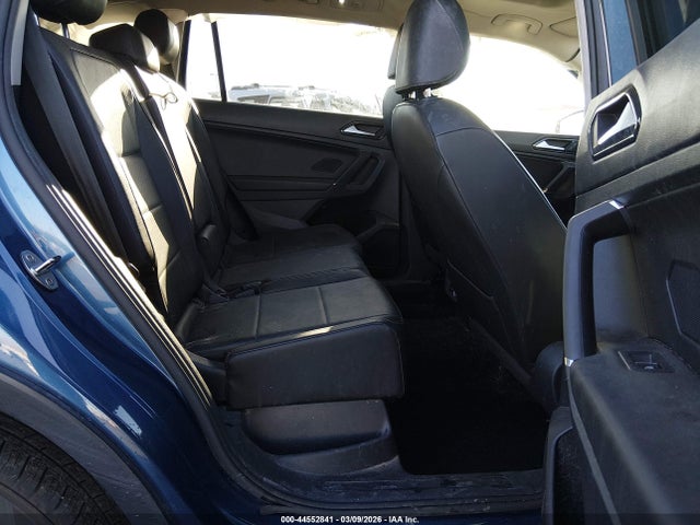 Продаж на аукціоні авто 2018 Volkswagen Tiguan 2.0t Se/2.0t Sel, vin: 3VV2B7AX1JM209884, номер лоту: 44552841