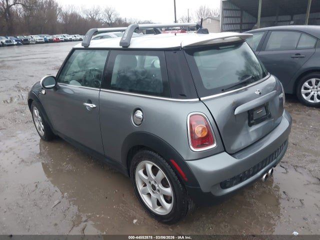 2009 MINI COOPER S WMWMF73589TT94372 Photo 2