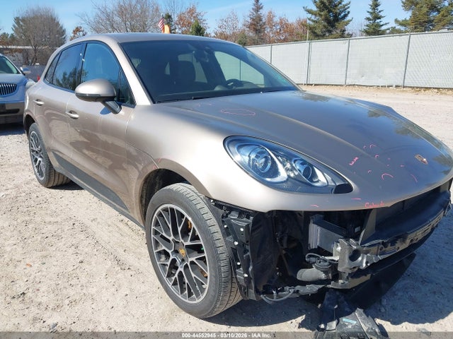 2017 PORSCHE MACAN WP1AA2A58HLB82224 Photo 0