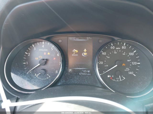 44552950 :رقم المزاد ، JN1BJ1CR6JW253878 vin ، 2018 Nissan Rogue Sport Sv مزاد بيع