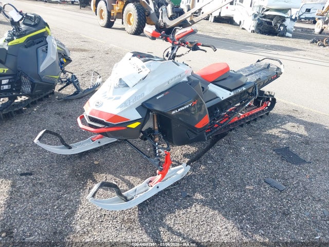 Ski-Doo Summit X 850 2021 2BPSTJMB3MV000563 Image 2