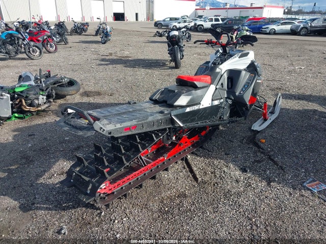 Ski-Doo Summit X 850 2021 2BPSTJMB3MV000563 Image 4