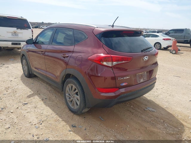 KM8J33A40GU107739 Hyundai TUCSON SE