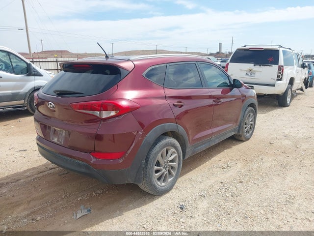 KM8J33A40GU107739 Hyundai TUCSON SE