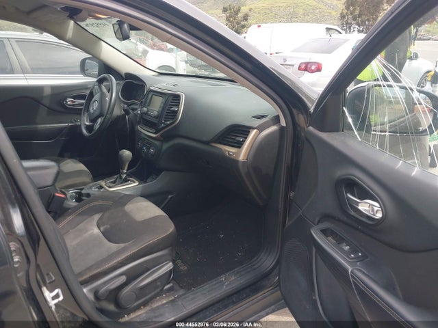 1C4PJLAB5GW274640 Jeep Cherokee Sport