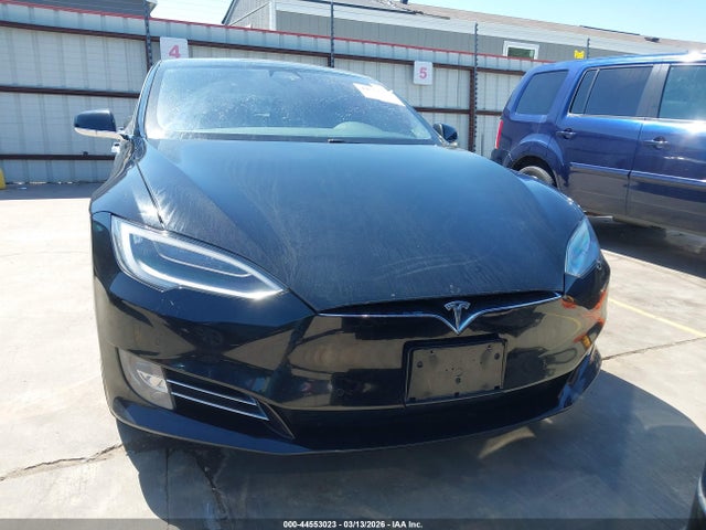 44553023 :رقم المزاد ، 5YJSA1E22LF370555 vin ، 2020 Tesla Model S مزاد بيع