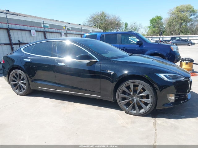 44553023 :رقم المزاد ، 5YJSA1E22LF370555 vin ، 2020 Tesla Model S مزاد بيع