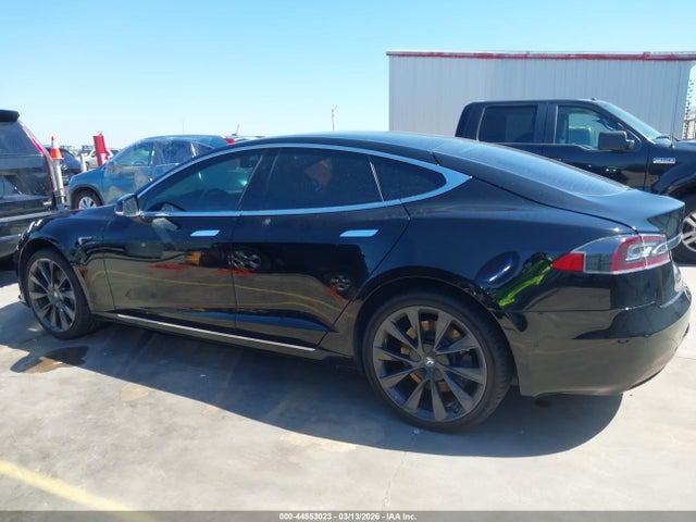44553023 :رقم المزاد ، 5YJSA1E22LF370555 vin ، 2020 Tesla Model S مزاد بيع