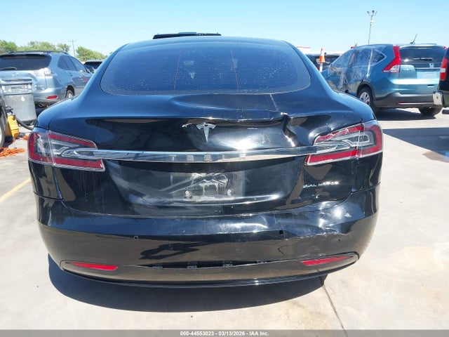 44553023 :رقم المزاد ، 5YJSA1E22LF370555 vin ، 2020 Tesla Model S مزاد بيع
