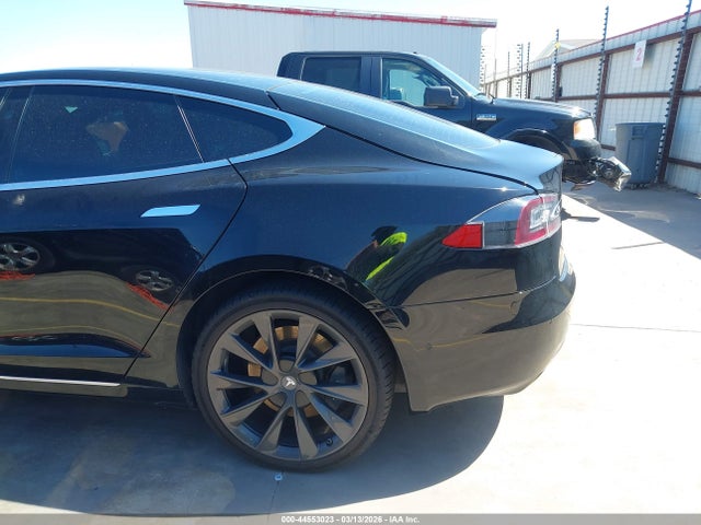 44553023 :رقم المزاد ، 5YJSA1E22LF370555 vin ، 2020 Tesla Model S مزاد بيع