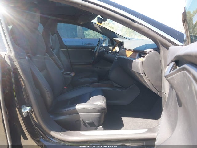 44553023 :رقم المزاد ، 5YJSA1E22LF370555 vin ، 2020 Tesla Model S مزاد بيع