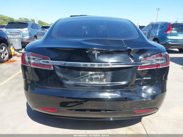 44553023 :رقم المزاد ، 5YJSA1E22LF370555 vin ، 2020 Tesla Model S مزاد بيع
