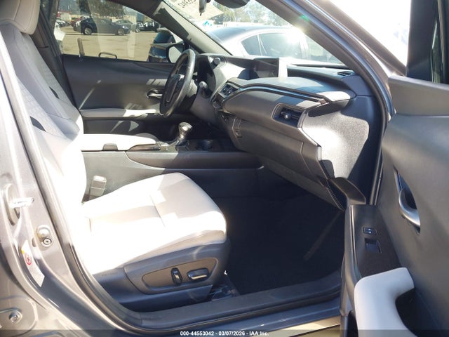 Продаж на аукціоні авто 2019 Lexus Ux 200, vin: JTHY3JBH3K2005895, номер лоту: 44553042