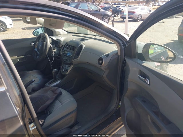 1G1JC6SH5F4124521 Chevrolet Sonic Lt Auto