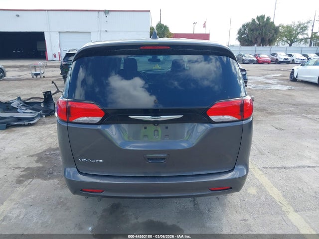 44553180 :رقم المزاد ، 2C4RC1CG5NR204139 vin ، 2022 Chrysler Voyager Lx مزاد بيع