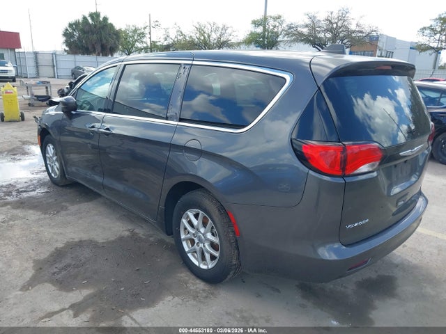 44553180 :رقم المزاد ، 2C4RC1CG5NR204139 vin ، 2022 Chrysler Voyager Lx مزاد بيع