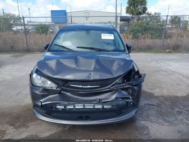 44553180 :رقم المزاد ، 2C4RC1CG5NR204139 vin ، 2022 Chrysler Voyager Lx مزاد بيع