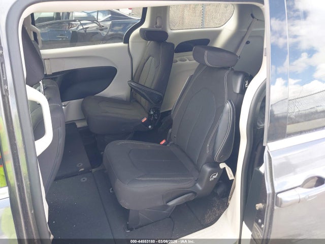 44553180 :رقم المزاد ، 2C4RC1CG5NR204139 vin ، 2022 Chrysler Voyager Lx مزاد بيع