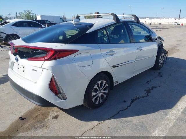JTDKAMFP7N3198163 Toyota Prius Prime Xle